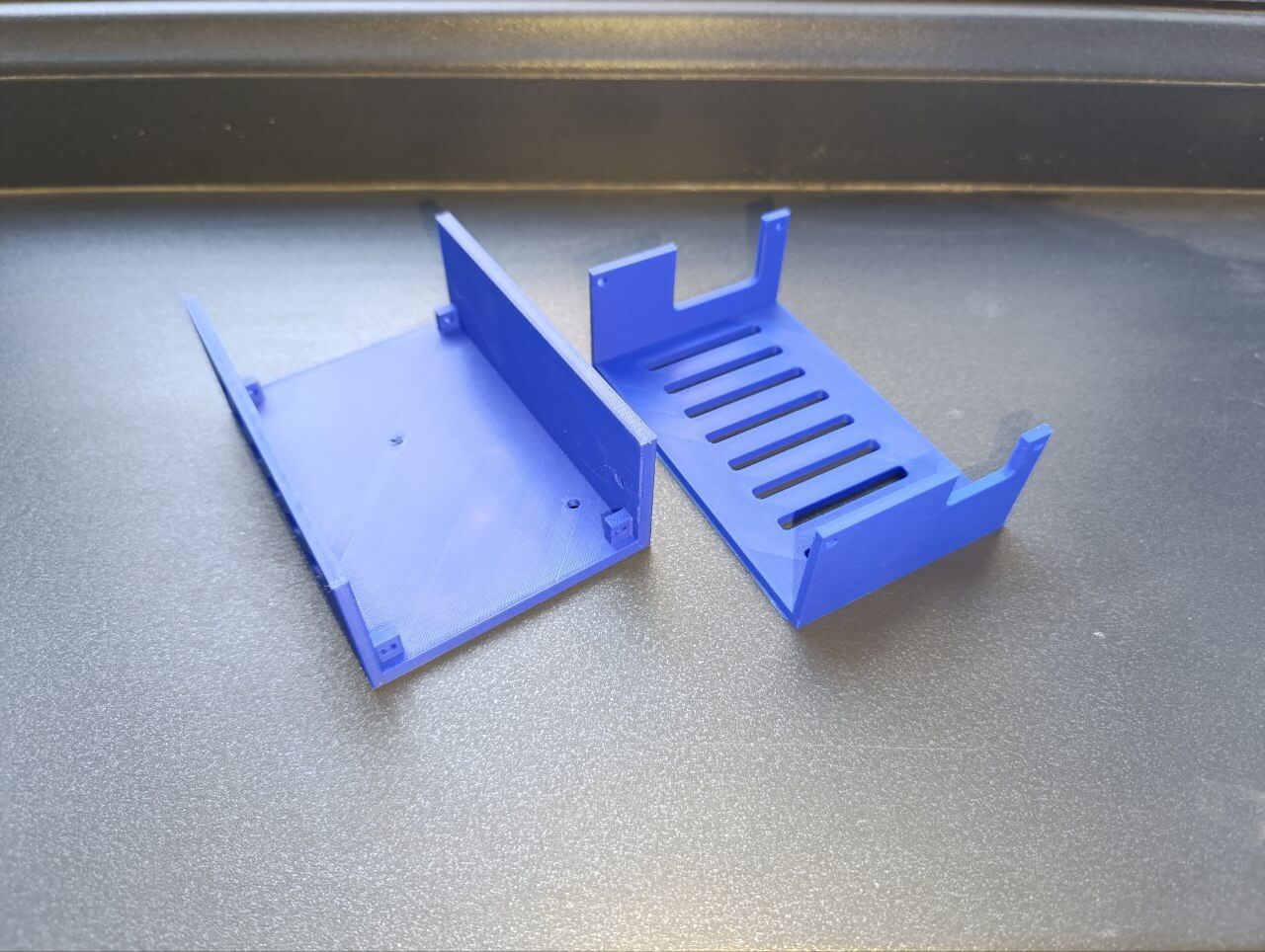 Деталь, напечатанная на 3D-принтере. Это высокоточное изделие, изготовленное с использованием современной технологии аддитивного производства.